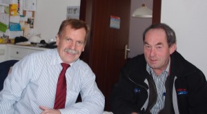Die Zeit zu Hause nutzte ich für die Besprechung diverser Gemeindeangelegenheiten mit Hans Mayr. Danke meiner Fotografin Sophie