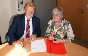 Frau Aue war froh, dass die Unklarheiten bezüglich einiger Grundbuchangelegenheiten geklärt werden konnten