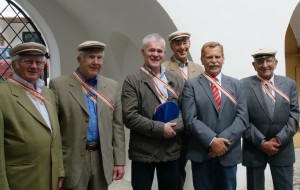 Lieber Klaus, über das Jubelband für mehr als 75 Semester Verbindungszugehörigkeit habe ich mich sehr gefreut.