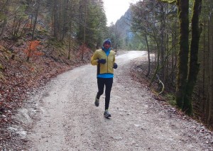 Sportliche Begegnung: Nachbar Ernst ist bereits auf dem Rückweg ins Tal - ich hab die "Schinderei" noch vor mir.