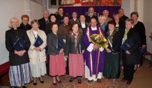 Besonders herzlich fiel die Gratulation "seines" Kirchenchores aus