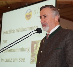 Obmann Josef Schrefel begrüßt die Gäste