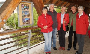 Hermi Berger (links) unterstützt von Familie und Freunden