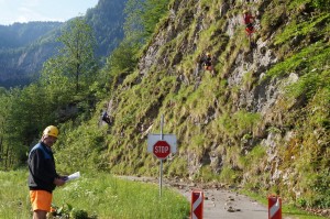 Das lose Gestein wird abgeräumt!