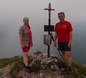 Ziemlich kalt (4 Grad) am Gipfel, Nebel zieht auf!