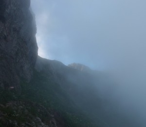 Nebel und Wolken gewinnen bereits wieder die Oberhand.