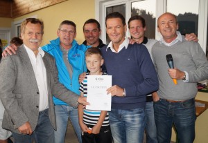 Clemens Osamger gewann den Hauptpreis - All iclusive Besuch des Münchner Allianzstadion bei einem Bayern Match. Herzliche dank an Fa. Ernst Stibl für die großzügige Spende und Geri Bachler für die Matchpatronanz!