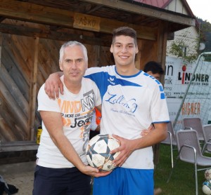 Trainer Karl Loibl mit seinem Torjäger Philipp Auer - Herzliche Gratulation zur tollen Leistung!