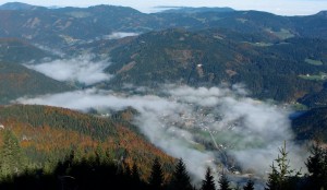 Langsam reißt es auf - Blick von der Superkehre