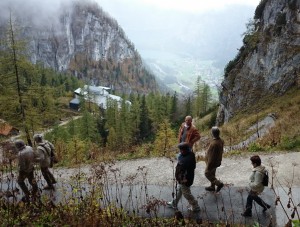 Beim Abstieg zur Mittelstation hatten wir kurz etwas Sicht auf den Hallstätter See