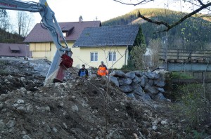 Radweganbindung an die Waldbahnbrücke. Fa. Schwaighofer verlegt Erdkabel