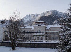 Vorbei an Schloss Seehof